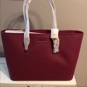 NWT - Michael Kors Jet Set Tote